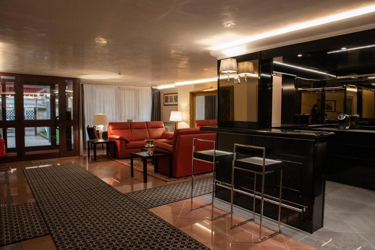 Gemelli Hotel Roma Esterno foto