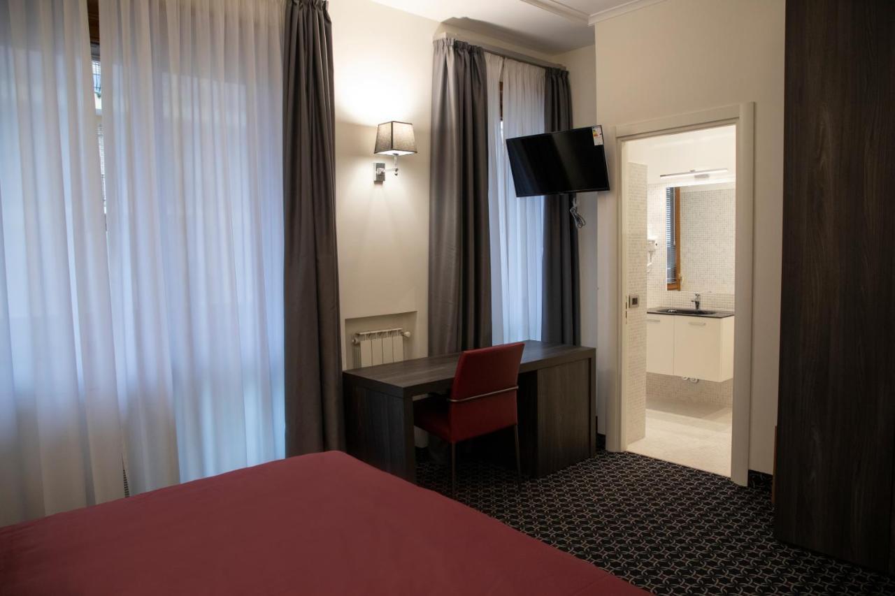 Gemelli Hotel Roma Esterno foto