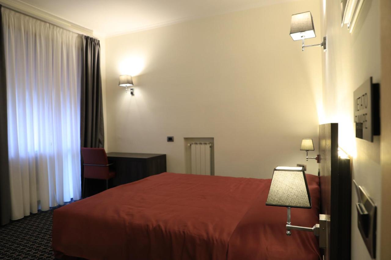 Gemelli Hotel Roma Esterno foto