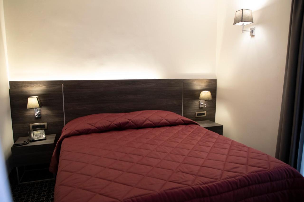 Gemelli Hotel Roma Esterno foto
