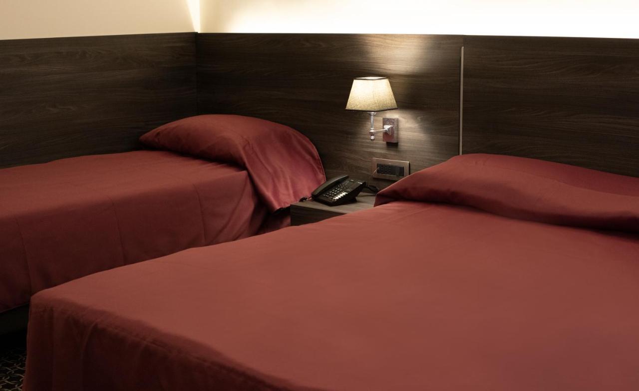 Gemelli Hotel Roma Esterno foto