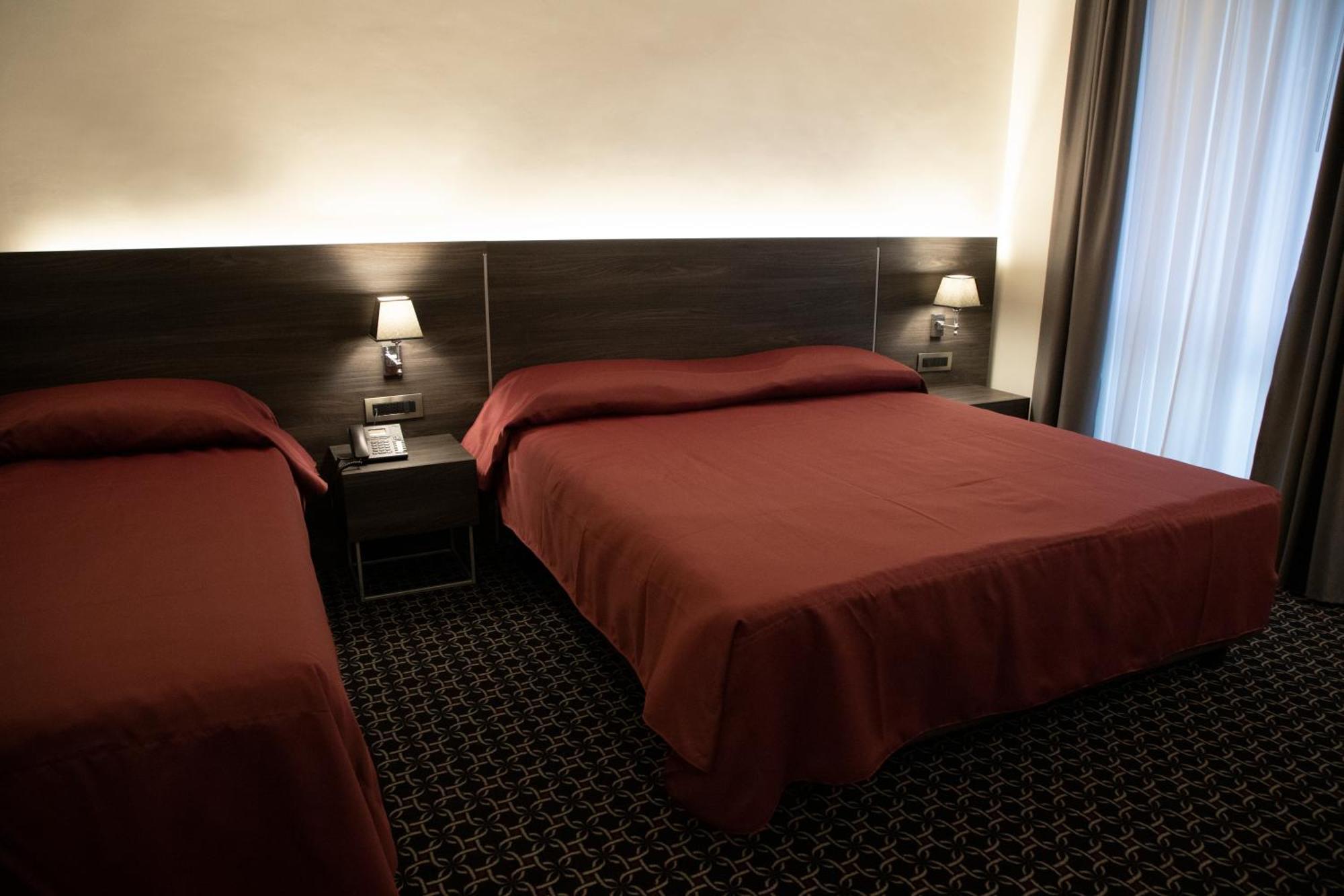Gemelli Hotel Roma Esterno foto