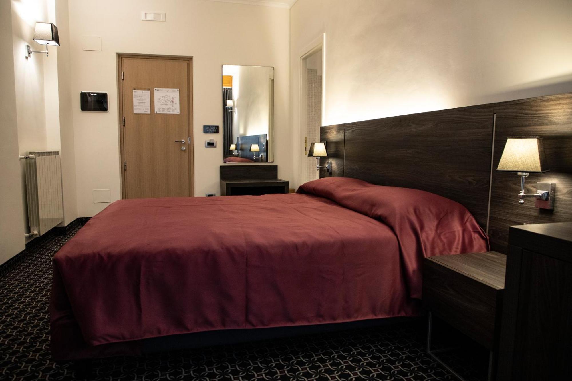 Gemelli Hotel Roma Esterno foto